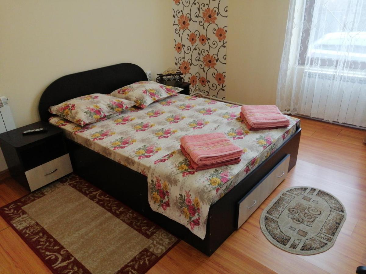 Hotel Casa Ovi Si Simo Haţeg Zewnętrze zdjęcie