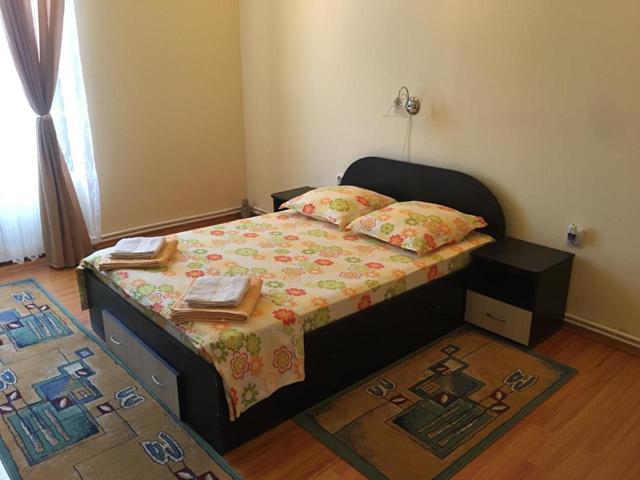 Hotel Casa Ovi Si Simo Haţeg Zewnętrze zdjęcie